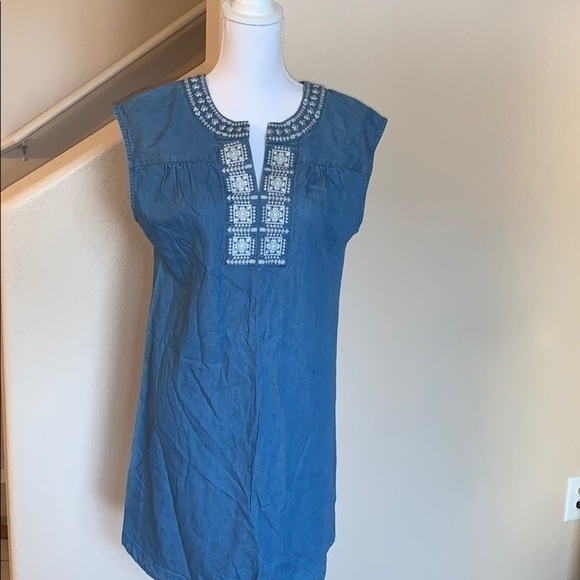 Knox Rose chambray embroidered dress - Picture 2 of 7